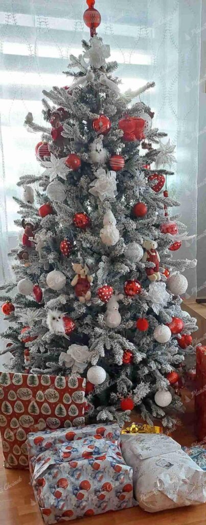 Ozdobiona choinka sztuczna biała PE Świerk Królewski 180 cm