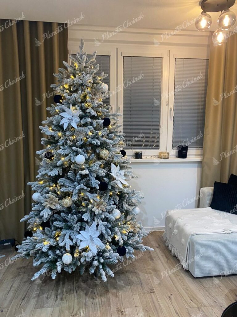 Ozdobiona choinka sztuczna biała PE Świerk Królewski 210 cm