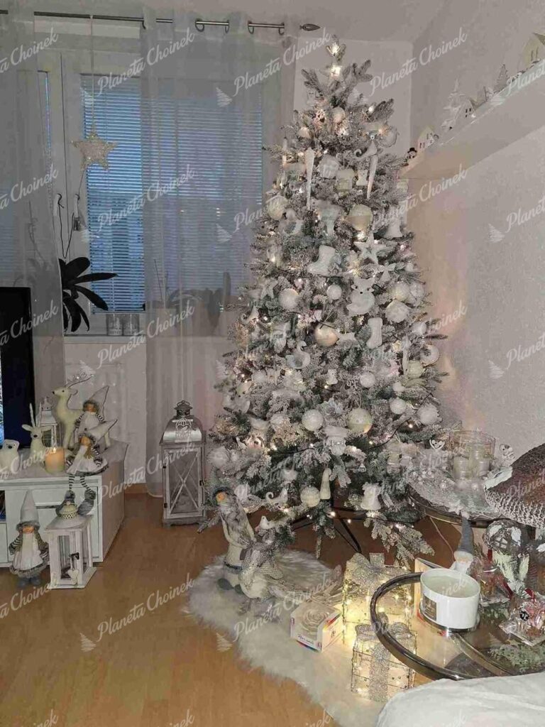 Ozdobiona choinka sztuczna biała PE Świerk Królewski 210 cm