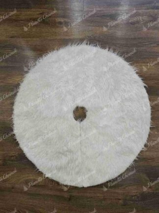 Dywanik biały pod choinkę