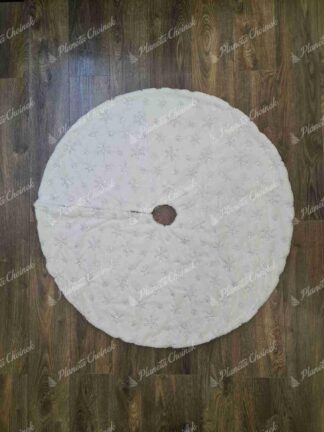 Dywanik biały pod choinkę ze srebrnymi płatkami śniegu